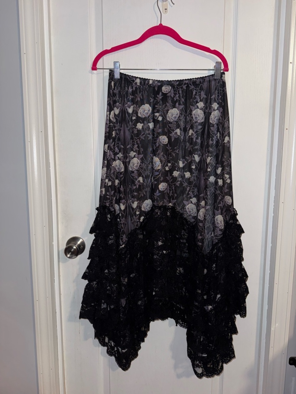 Widow sheer floral skirt - Picture 6 of 12